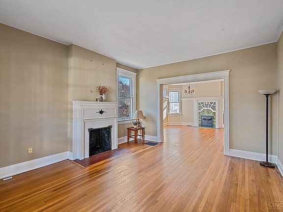 5th image of 2233 Williams Ave