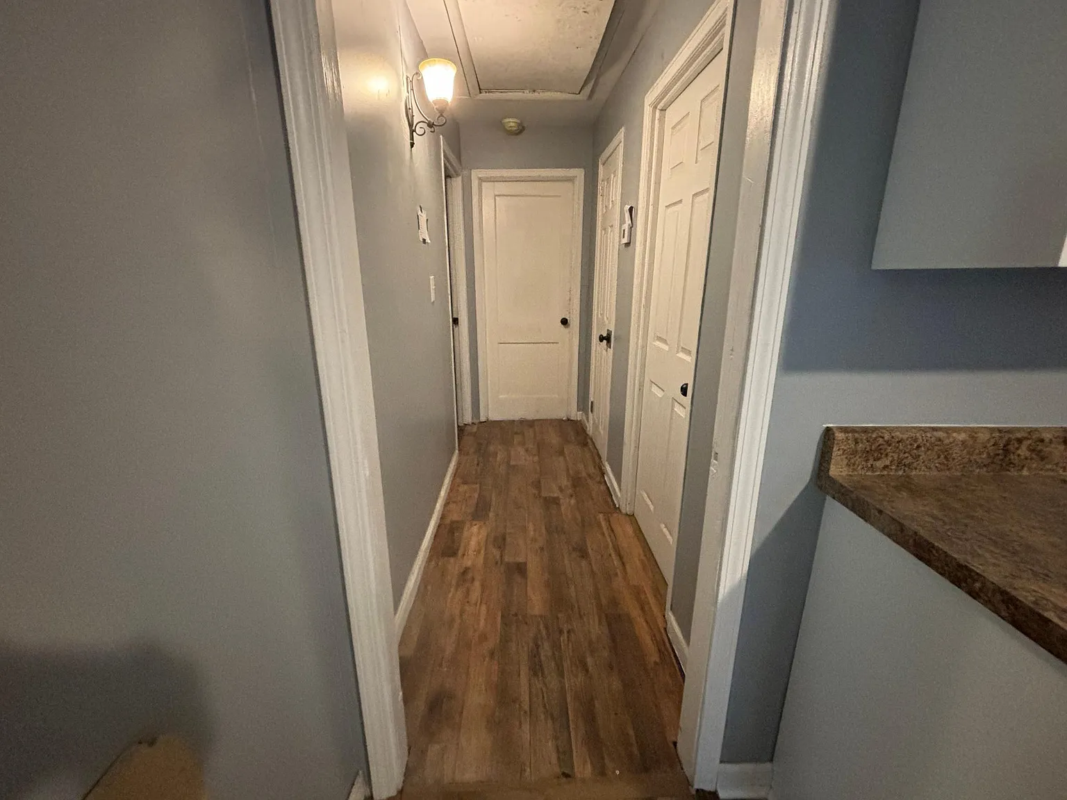 1346 Dewey St — Photo 2