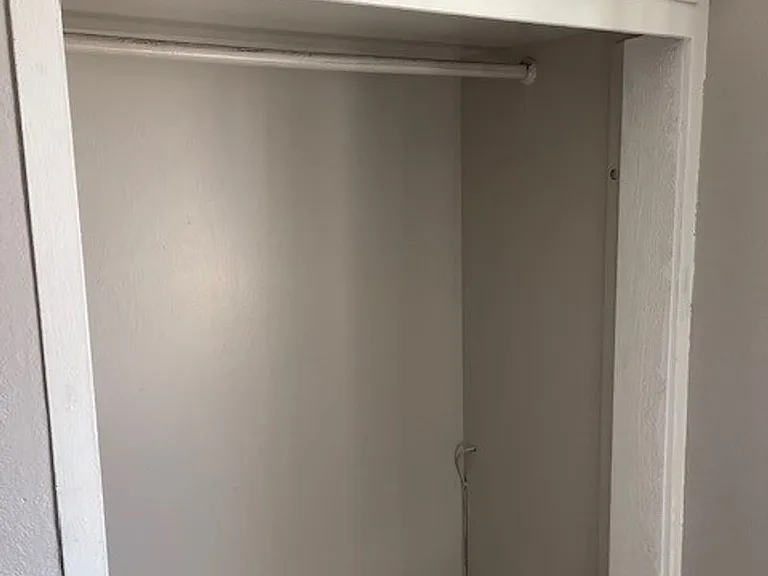 100 Commercial Ave — Photo 11