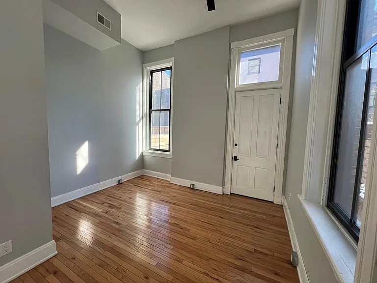 1612 Elm St #1R — Photo 2
