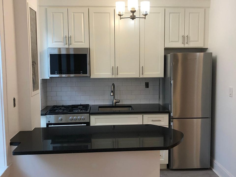 1st image of 170 Irvington Ave #103
