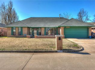 11428 Carriage Dr, Yukon, OK 73099