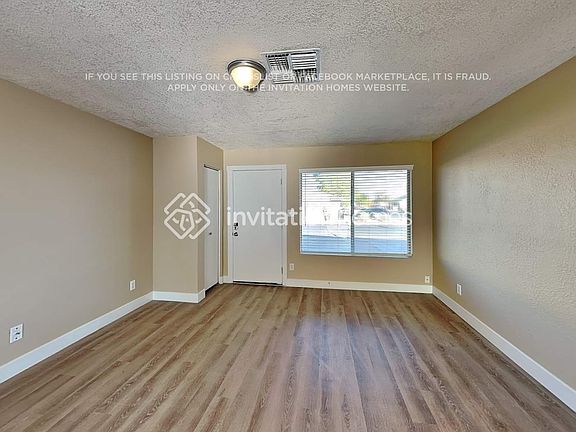 3rd image of 1402 N Fraser Dr