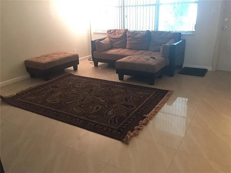 2 bed, 910 sqft, $1,450 — Photo 3