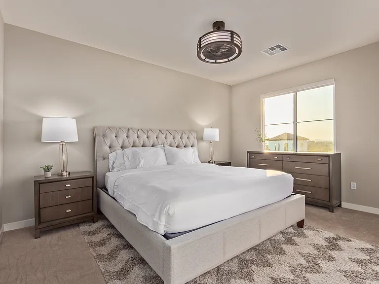 Master Bedroom & King size bed
