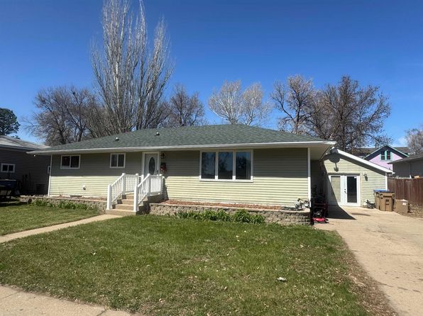 804 W Central Ave, Minot, ND 58701