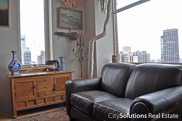 Sold by Area New York | media 5