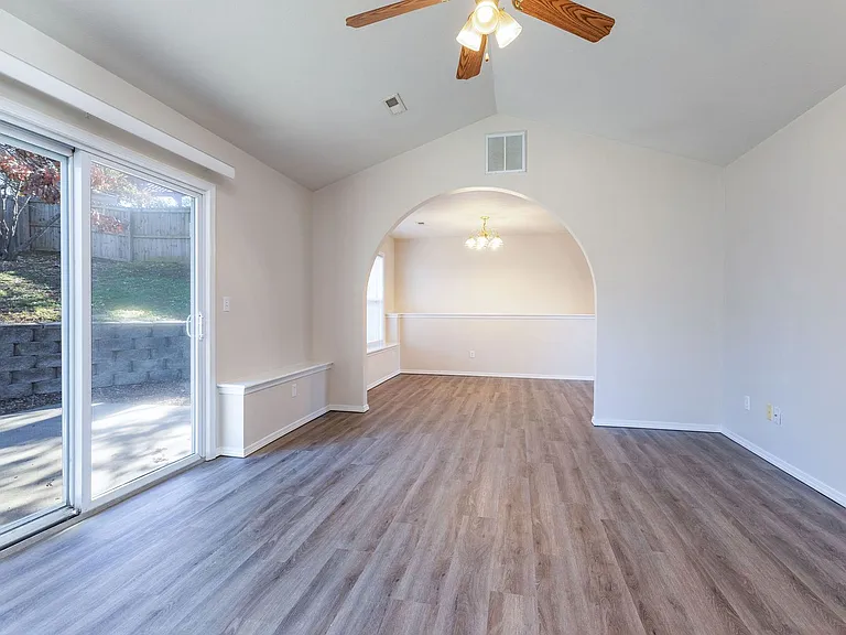 153 Sapling Dr — Photo 9
