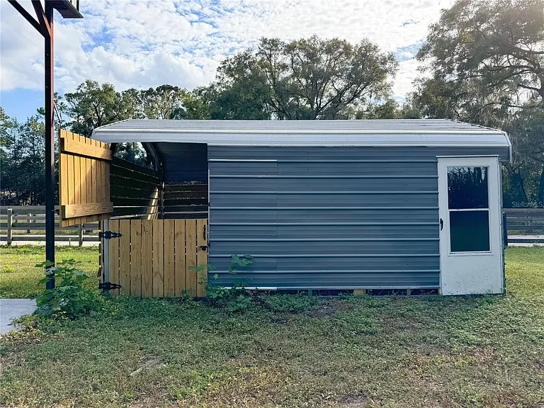 2520 NE 70th St — Photo 33