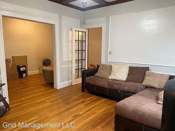 3rd image of 144-146 Chester Ave #1