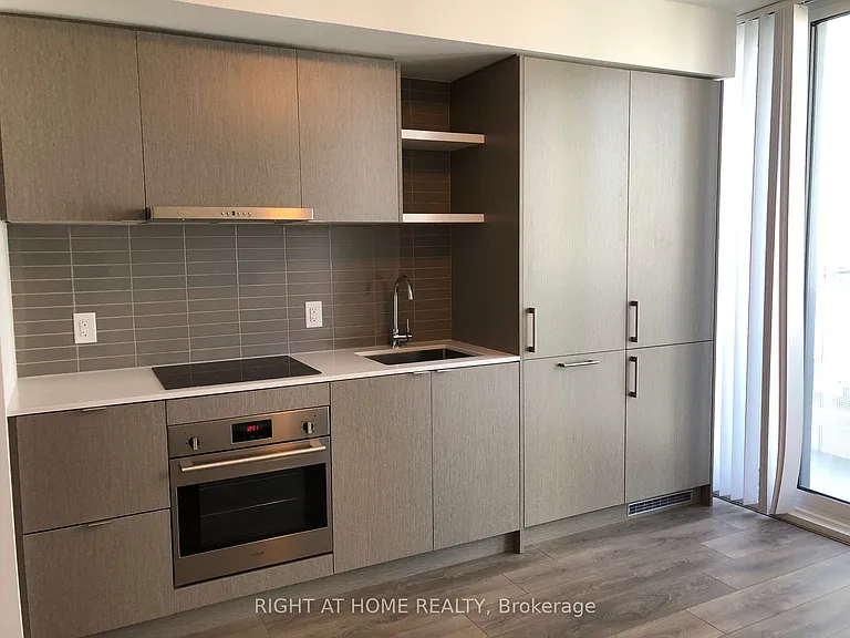 100 Harbour St #3911 — Photo 3