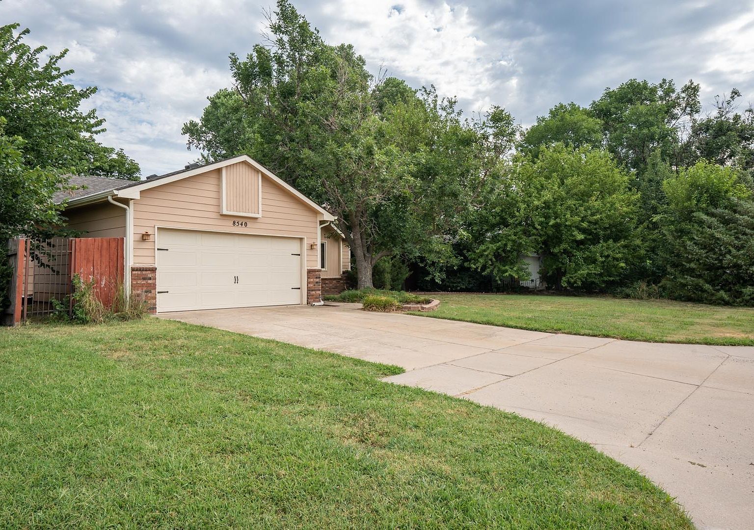 8540 E Hurst St, Wichita, KS 67210 | Zillow