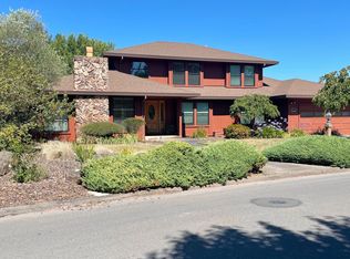 6145 Lockwood Dr, Windsor, CA 95492