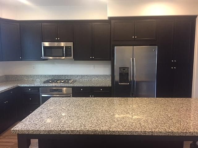 1st image of 470 Prosperity Dr