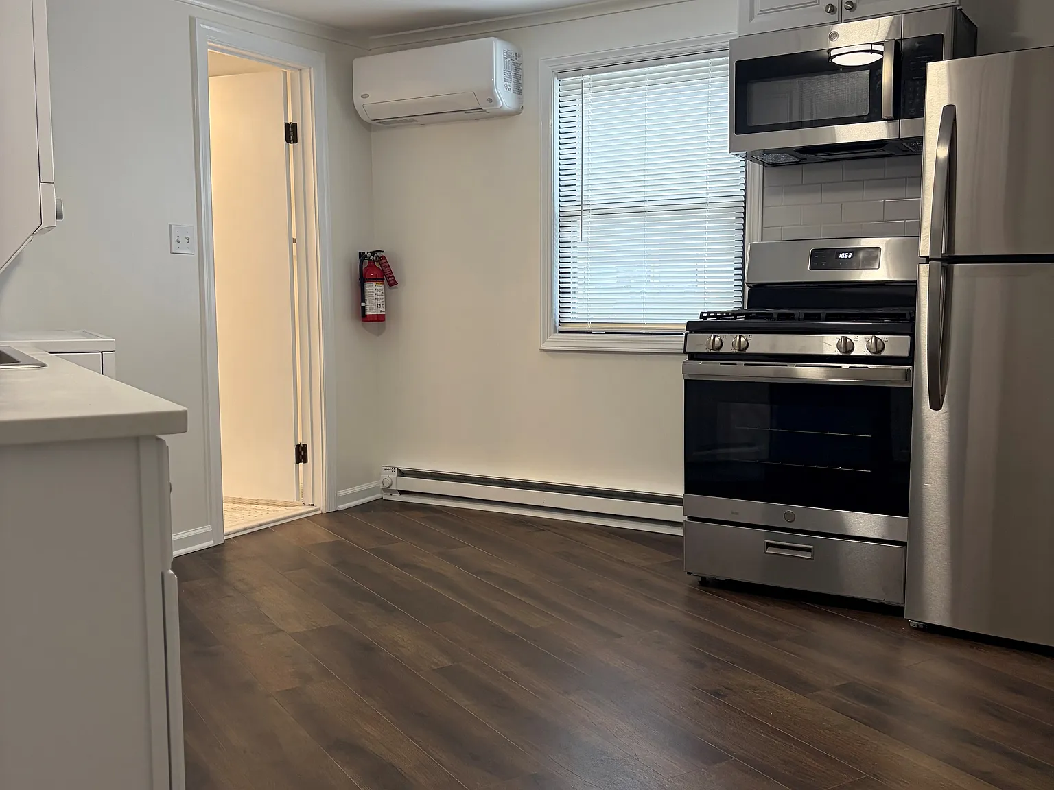 2 bed, 950 sqft, $2,850 — Photo 3