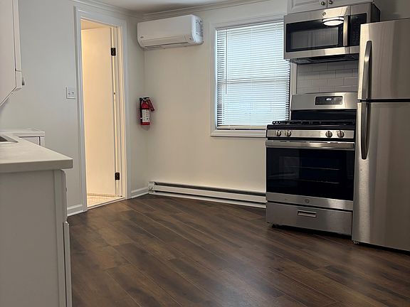 Kitchen - Entrance View
