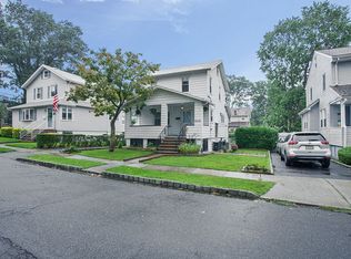 20 Hickory St, Dumont, NJ 07628