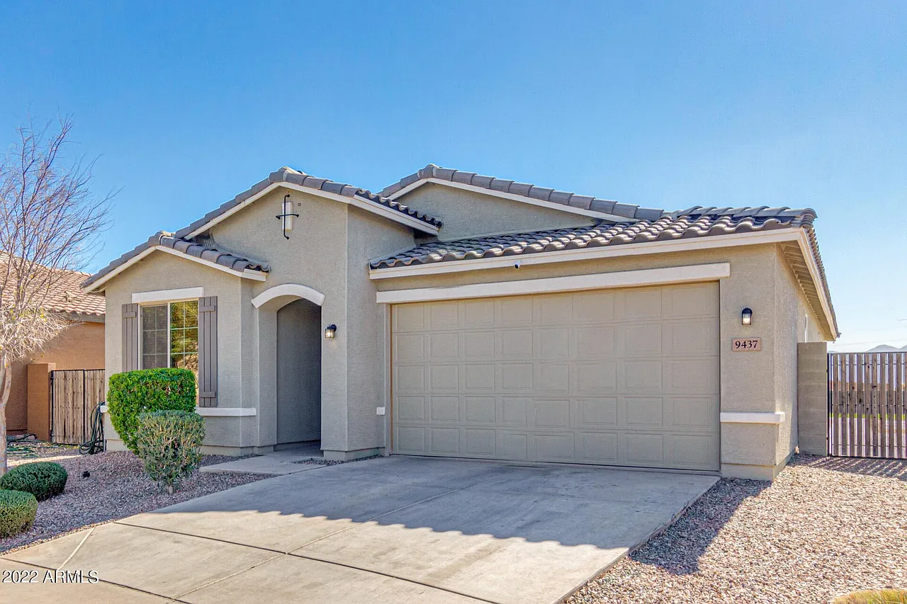 4 bed, 1904 sqft, $2,200 — Photo 1