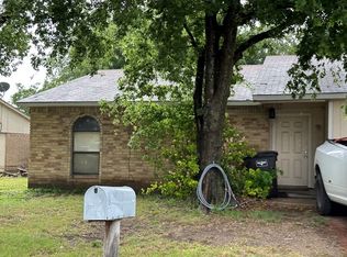 5705 Maiden Ln, Fort Worth, TX 76131