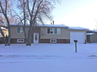 137 E Johnson St, Wolf Point, MT 59201