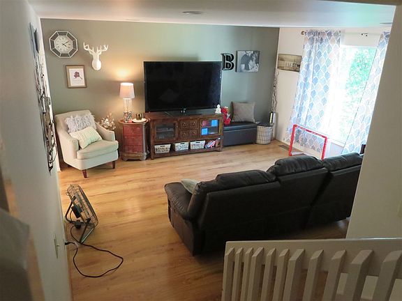3rd image of 513 Lignite Ave