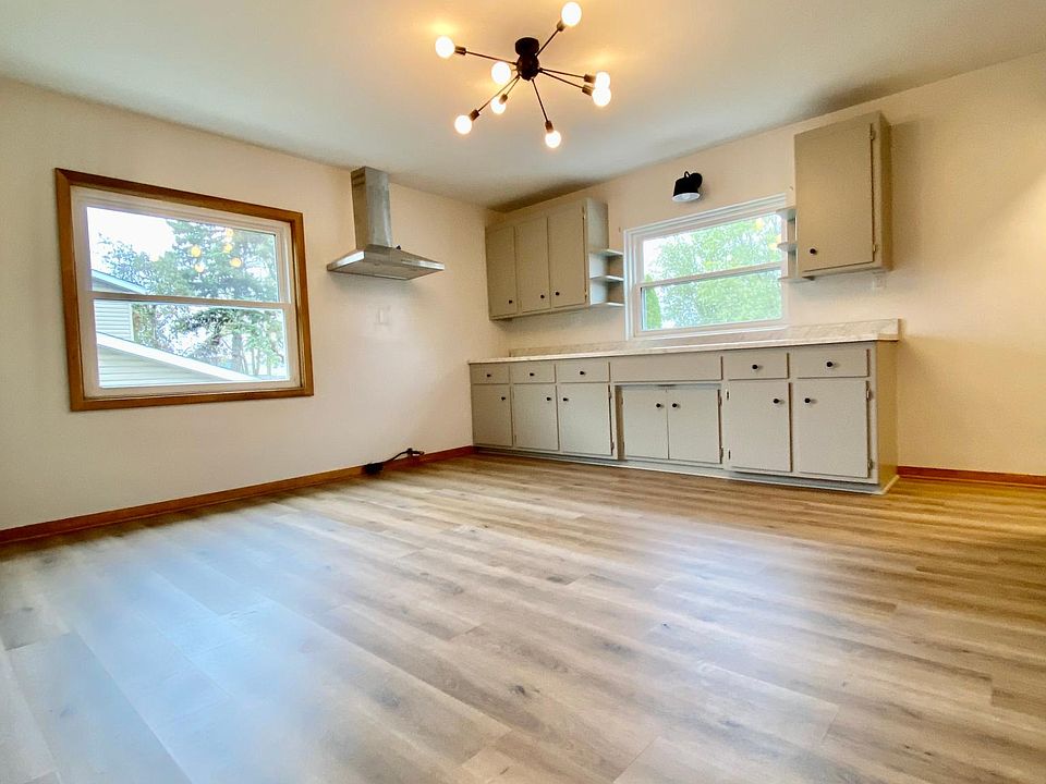 1st image of 1960 W 27th St Floor 2
