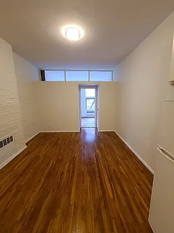 Building Photo - 346 E 49th St #5B