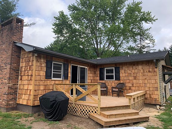New deck and cedar shakes 