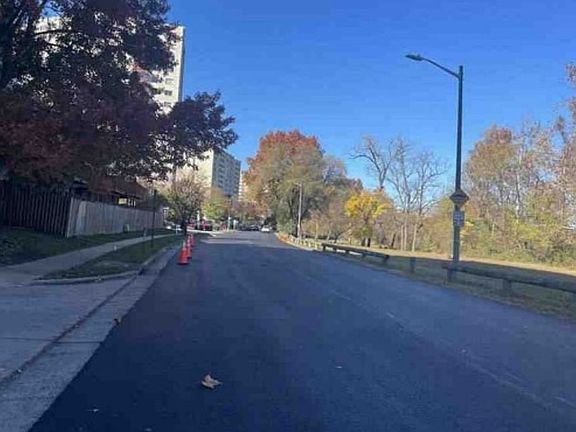 Exterior Neighborhood (street photo)