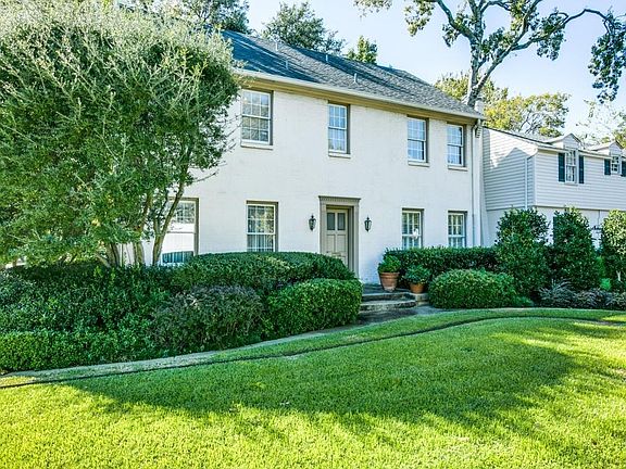 3rd image of 4501 Mockingbird Ln