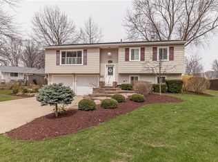 2277 Echo Valley Dr, Stow, OH 44224