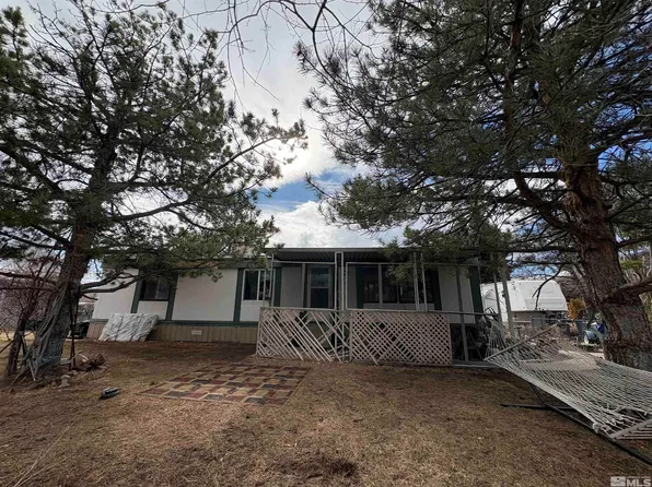 530 Carnes Dr, Sun Valley, NV 89433