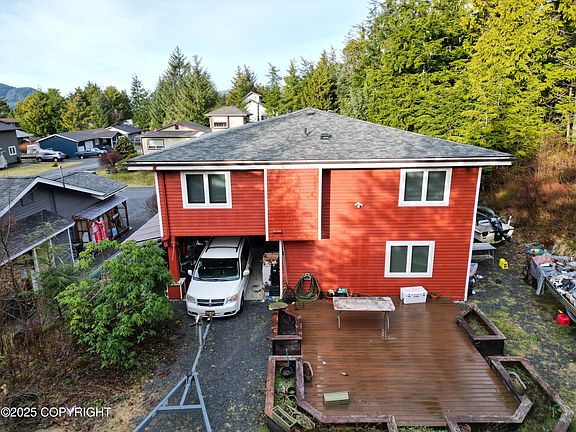 3rd image of 306 Nicole Dr