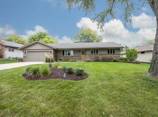 5656 Pepper Dr, Rockford, IL 61114