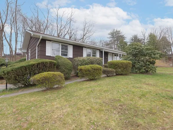 15 Spruce Drive, Nanuet, NY 10954
