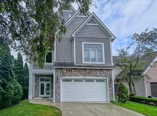 5742 Putnam Dr, West Bloomfield, MI