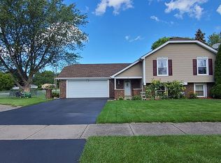 10 Buttonwood Dr, Hilton, NY 14468