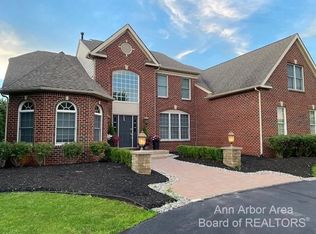 2960 Walnut Ridge Dr, Ann Arbor, MI 48103