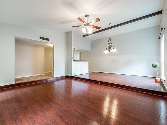 3rd image of 1013 Harvest Glen Dr