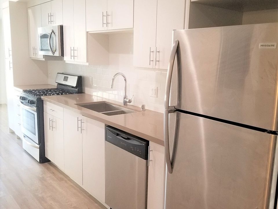 1st image of 748 Hartford Ave #504