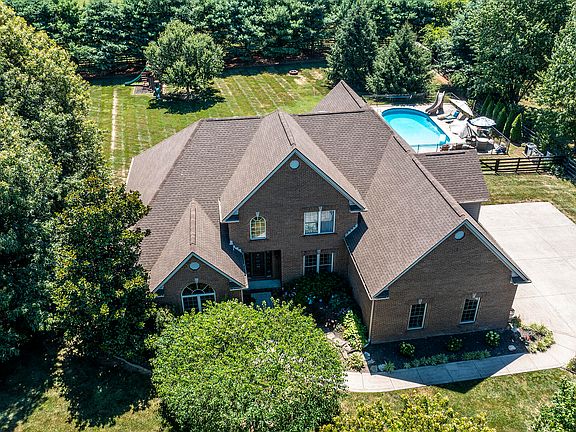 3rd image of 1005 Oak Hill Cir
