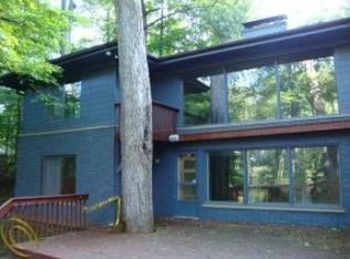 32323 Lahser Rd, Beverly Hills, MI