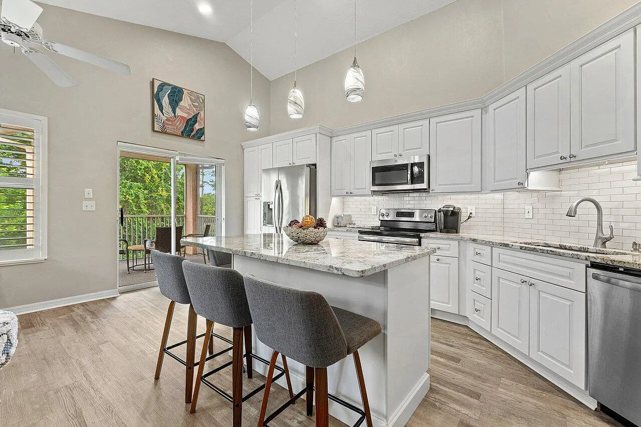 1 bed, 1.0 bath, 900 sqft, $1,950 — Photo 1