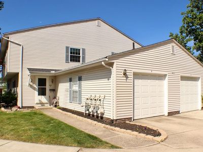 6813 Colonial Dr APT D, Mentor, OH, 44060