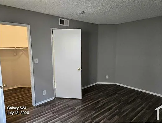 15916 Vanowen St #110 — Photo 7