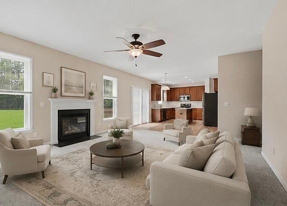 3rd image of 805 Pristine Ln