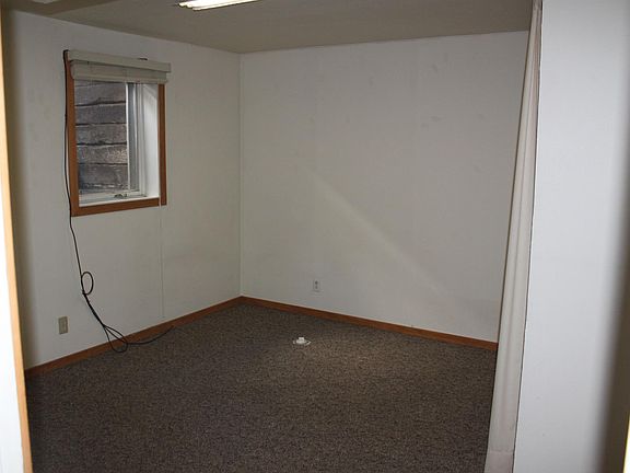 2nd image of 913 Stephens Ave #B