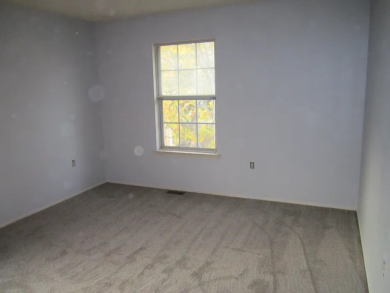 92 Versailles Ct — Photo 21