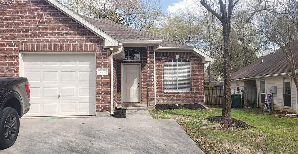 1st image of 224 Canterbury Dr