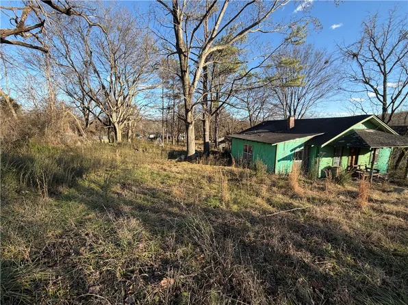 311 Maple St, Huntsville, AR 72740